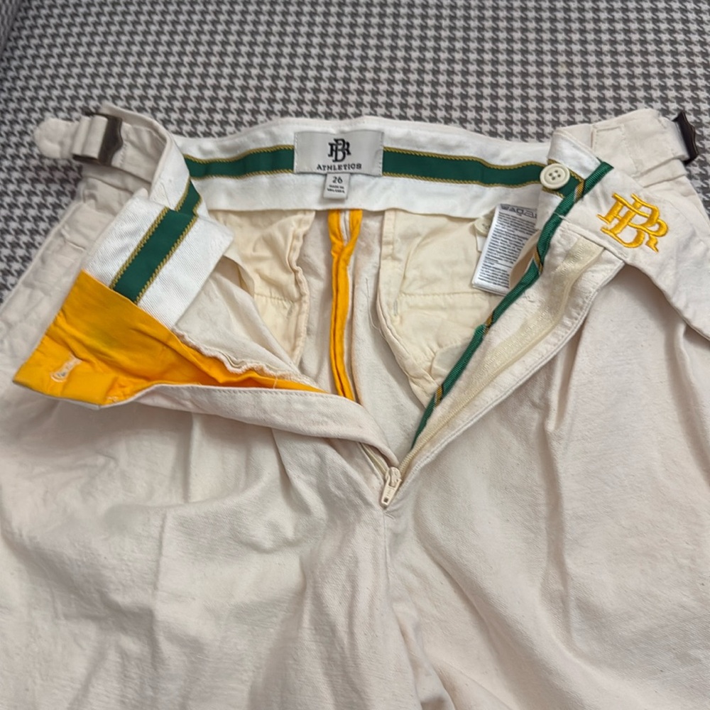 Banana Republic Athletics Pleated Shorts - 26 like new
